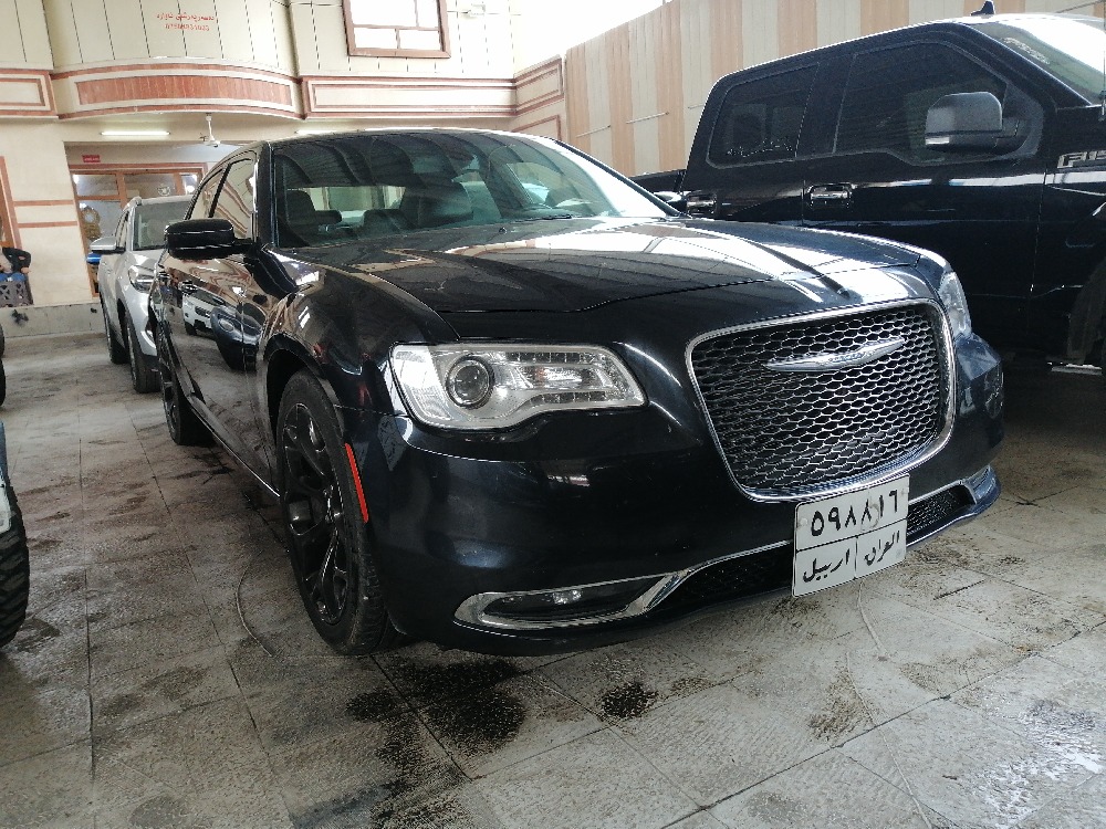 کرایسلەر 300